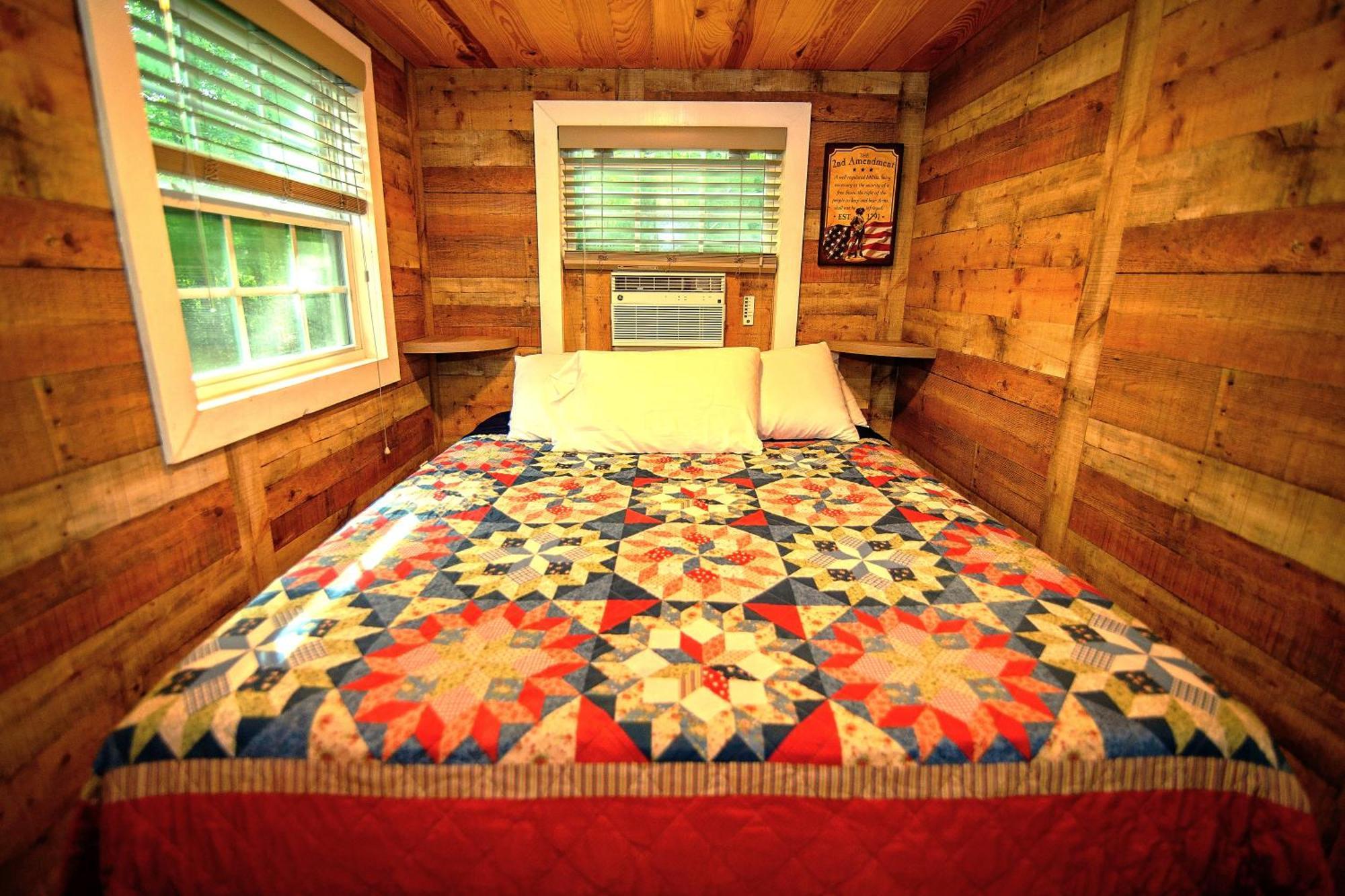 The Americana - Parker Creek Bend Cabins Murfreesboro Eksteriør bilde